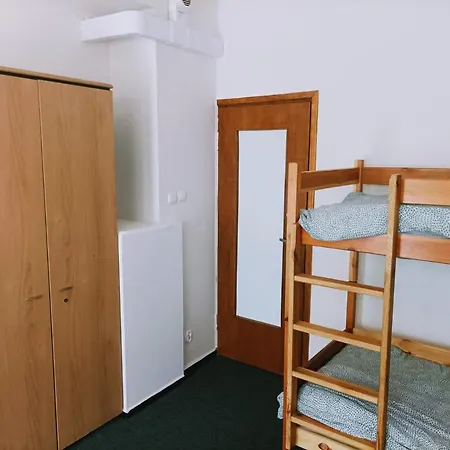 Hostel Polsland Hostels Airport *