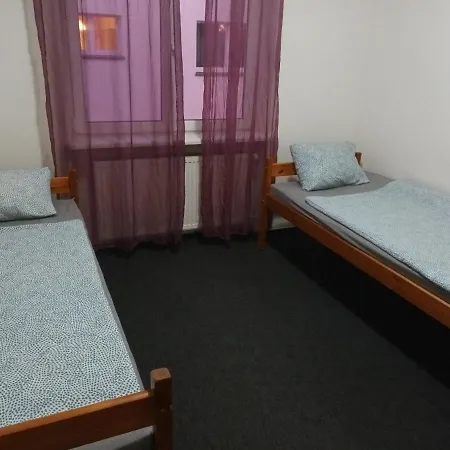 Polsland Hostels Airport