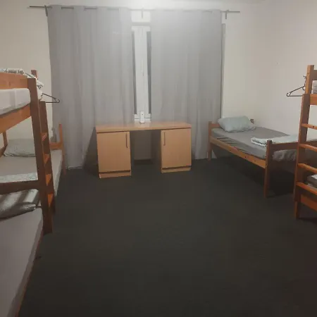 Hostel Polsland Hostels Airport *