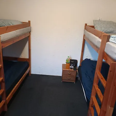 Polsland Hostels Airport *